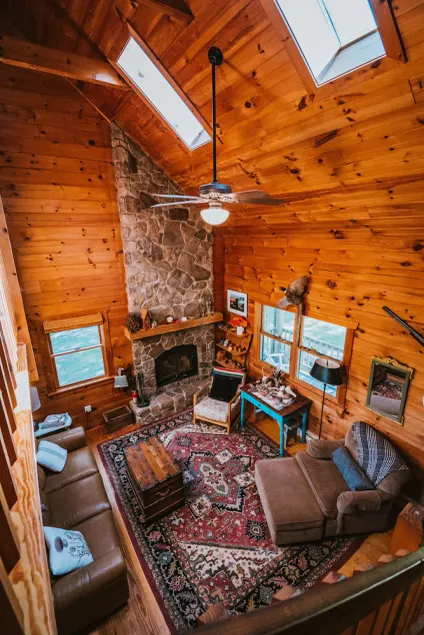 4-bedroom Vacation Cabin on 50 Private Acres - Image 1