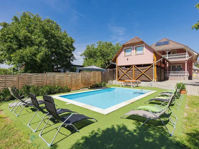 Holiday Home Zsuzsi by Interhome - Image 1