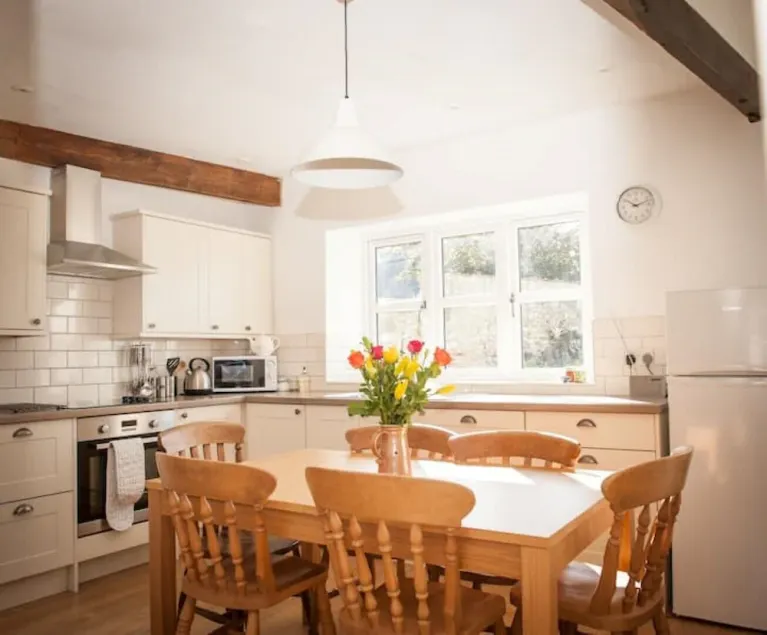 Contemporary cottage in lovely Devon village. - Image 1
