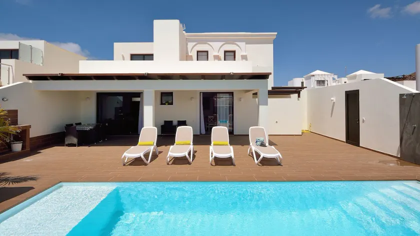 3 bedroom anti stress villa with private pool - Image 1