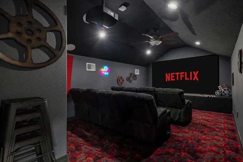 Lake Travis 5BR — Theater, Hot Tub & Game Room — Sleeps 16 - Image 1