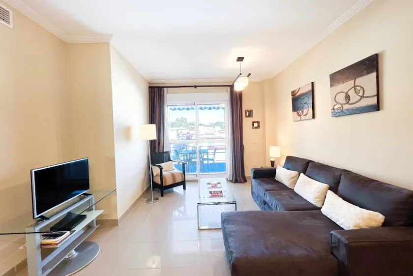 Appartement de 2 chambres à coucher à seulement 150 m de la plage de Sabinillas - Image 1