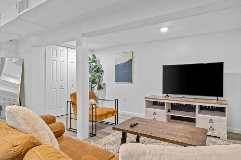 Sweet & Cozy Studio Apartment - Image 1