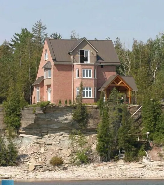 Cape Cliff Cottage - Lions Head, Ontario, Canada - Image 1