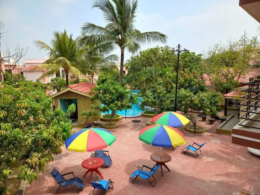executive private room in bed and breakfast with pool - Image 1