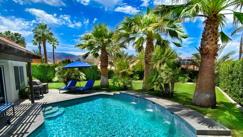 GROSS, PRIVATE Yard & Salzwasser, Beheizter Pool / Spa • Smart Home • Virtuelle 3D-Tour! - Image 1