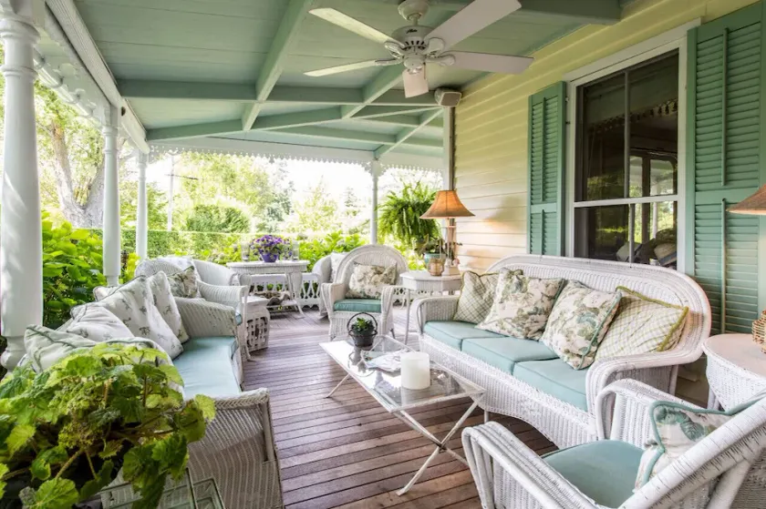 Impeccably Restored & Charming Victorian Summer Cottage-5 Bed, 4 Bath, Sleeps 10 - Image 1