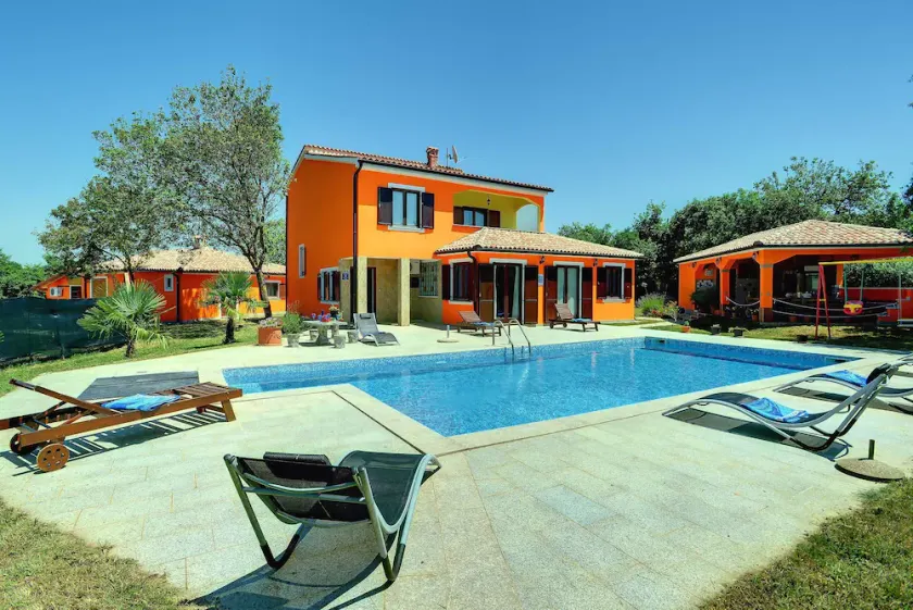 Villa with big garden and large pool near Pula  JULY/AUGUST 30% DISCOUNT - Image 1