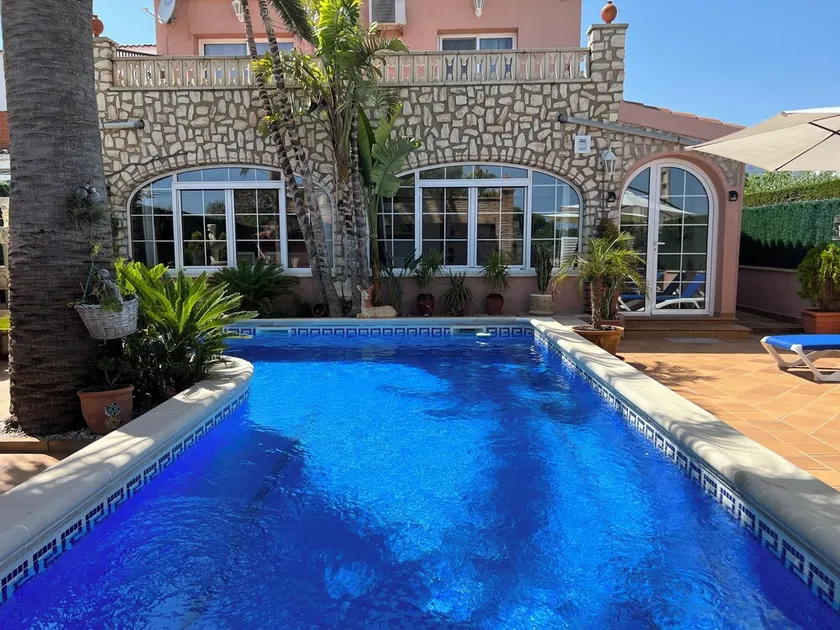 VAKRE VILLA MED PRIVAT POOL - Image 1