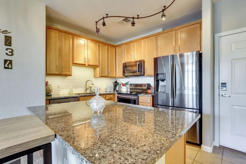 Easy E470 & 125 Access! Quiet Englewood Condo - Image 1