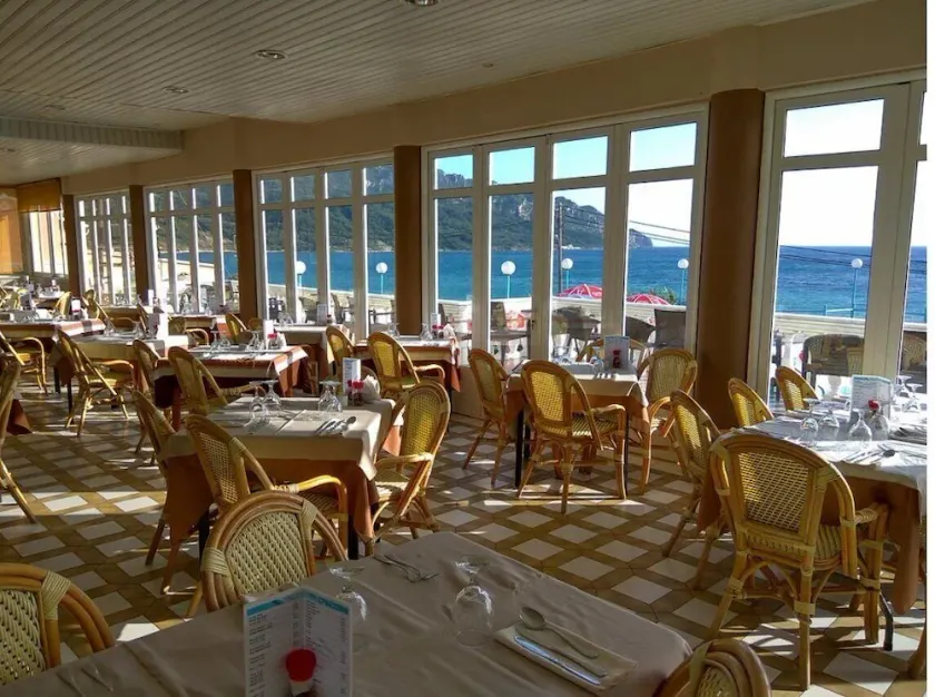 Belle Helene Hotel - Image 1