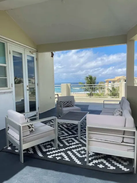 #9 Jobos Beach 4BR, 3BA Penthouse w/ Pool Table - Image 1