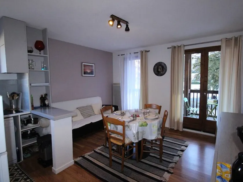 Luchon 2BR south balcony, parking, small pets allowed - Image 1