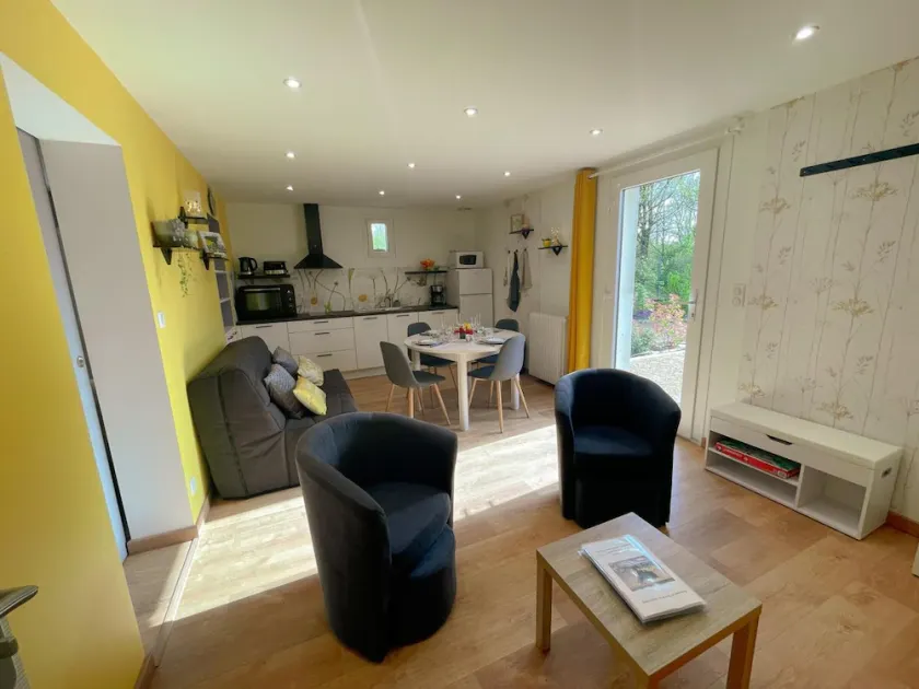 Charmant gîte tout équipé avec jardin et activités pour enfants près d'Amboise. - Image 1