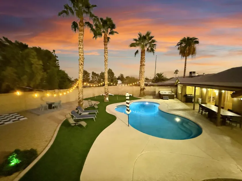 Heated Pool, Spa, Putt-Putt, Theatre & Game Room, 2 Kitchens! - Image 1