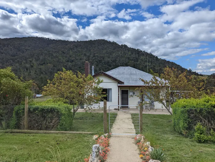 Omeo acreage getaway in the Victorian High Country - Image 1
