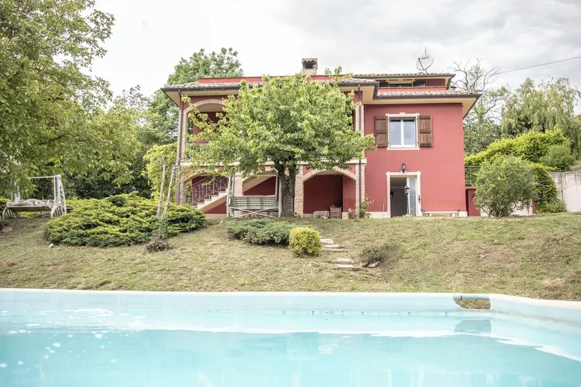 HOLIDAY HOME MARCHE swimmig pool - Image 1