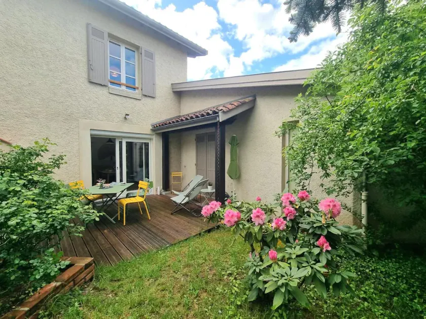 Gemütliches Haus mit Garten und Terrasse in Saint-Galmier - Image 1