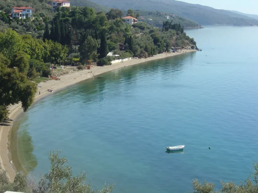 Beachfront Home For 8, California, Afissos - Image 1