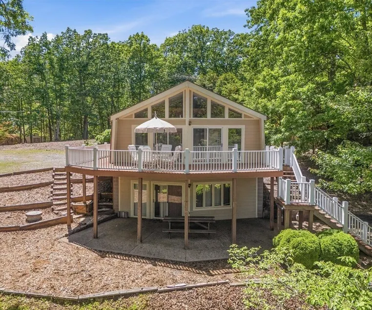 DOCK RENOVATION COMPLETE! Cozy, Pet Friendly Lakefront Home!  Come Visit \"Lake Lure\"! - Image 1