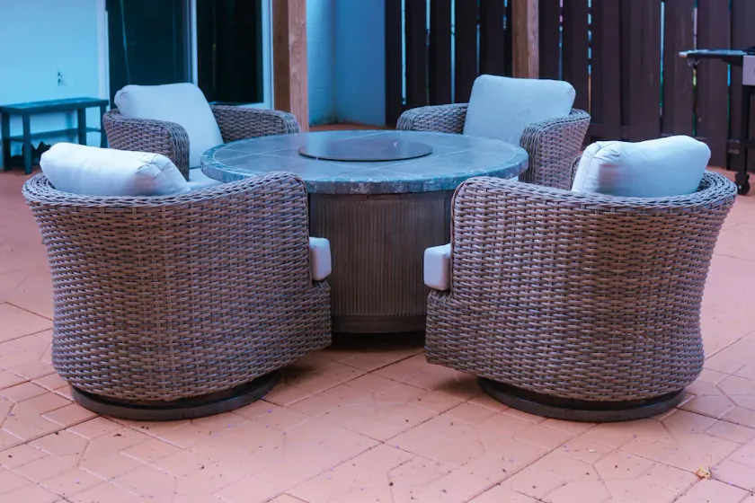 Luxurious Open Concept Space With Amazing Patio - Image 1