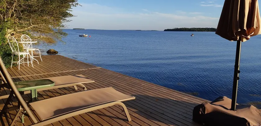 Oceanfront Garden Cottage - Gateway to Attractions & Towns. Private Cove Mooring - Image 1
