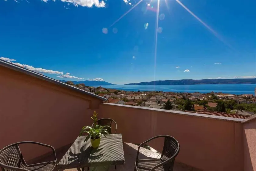 Holiday apartment with shared-use pool - Image 1