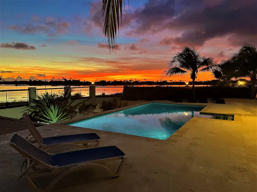 Luxury Ocean View Villa, Stunning Views, 5 minutes to Beaches - Image 1