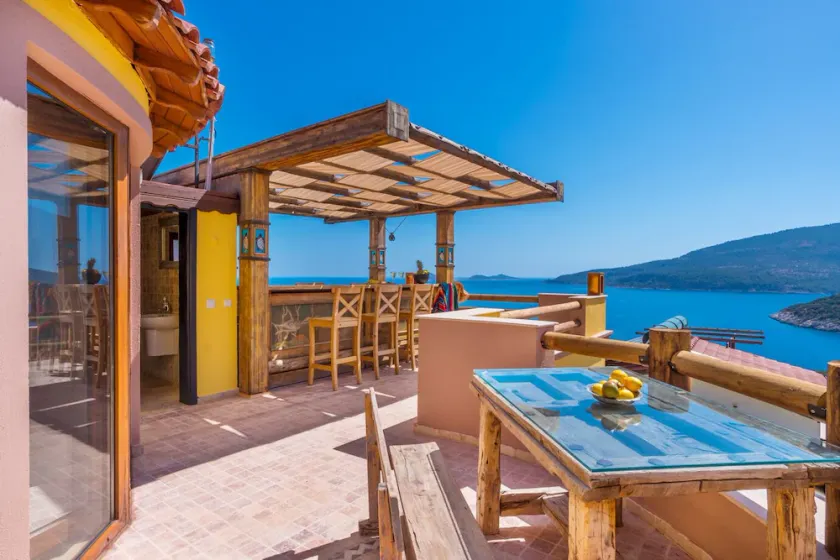 Stunning Villa, Private Heated Pool, Roof Terrace Bar, Pool Table, 200m to beach - Image 1