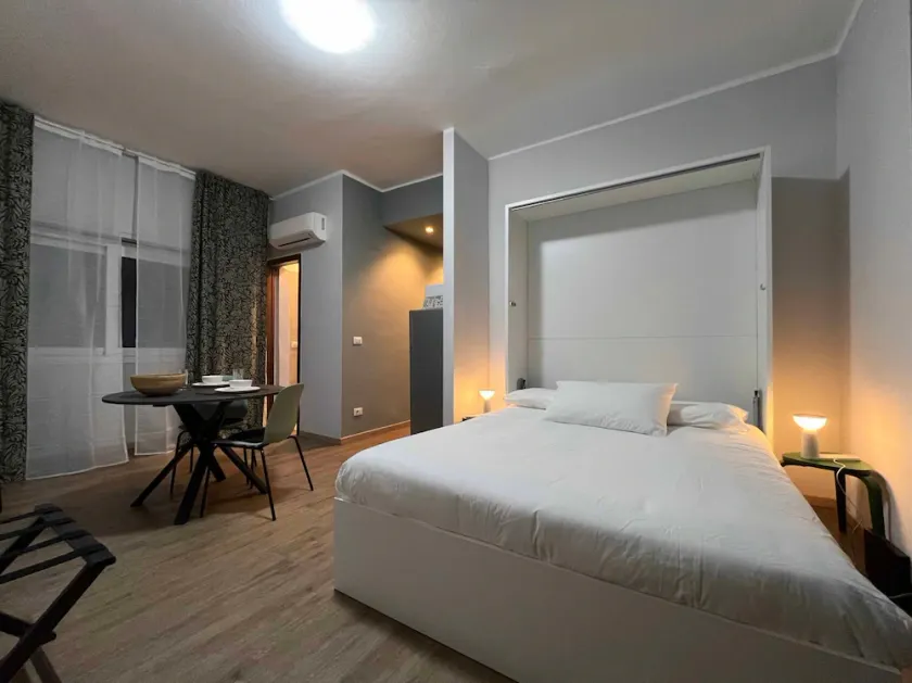 Brand new studio apartment near the city center - Image 1