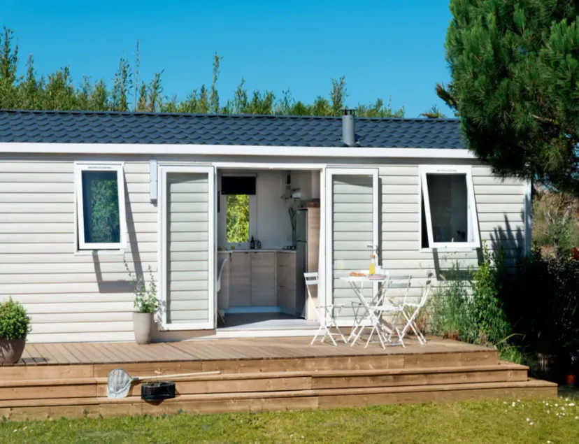6-Guest Escape with Private Garden & Wi-Fi - Image 1