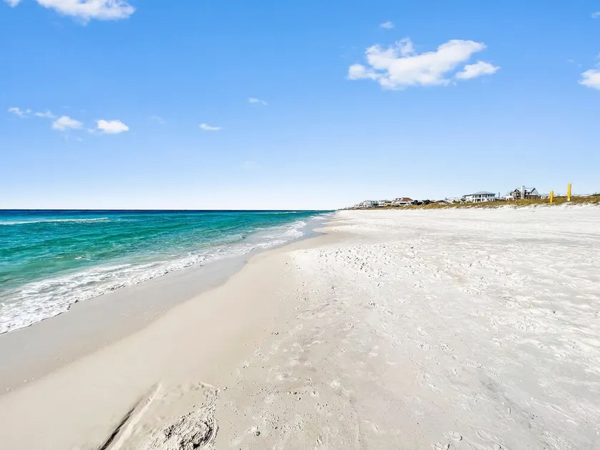 Mare e Sole l Steps to the Beach l South of 30A l Beachfront Pool l 2 Bikes included - Image 1