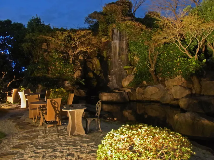 Hotel Pearl Garden - Image 1