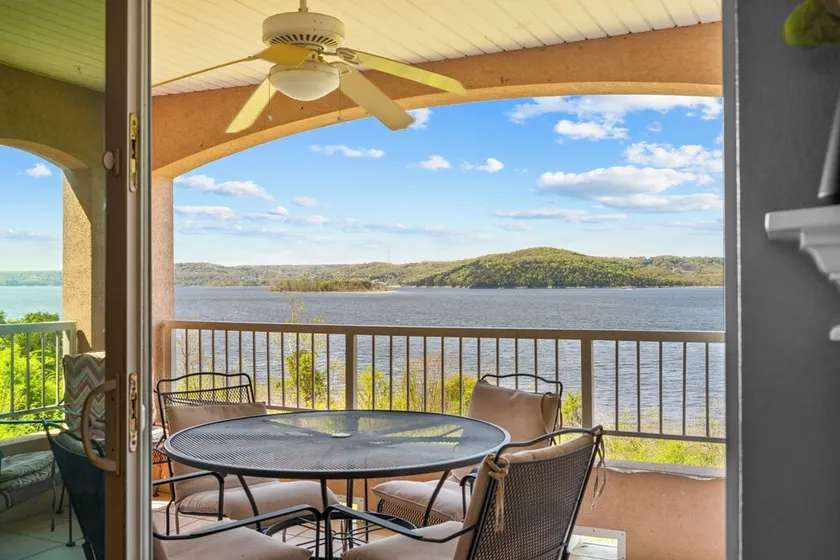 3BR Lake View Condo - Stairs Required - Close to Marina - Pool -FREE TICKETS INCLUDED - 700EP - Image 1