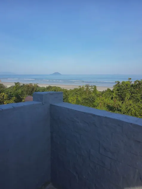FOOT IN THE SAND HOUSE - Image 1