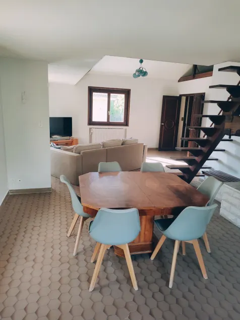 Large and pleasant 150M2 house near Lyon - Image 1