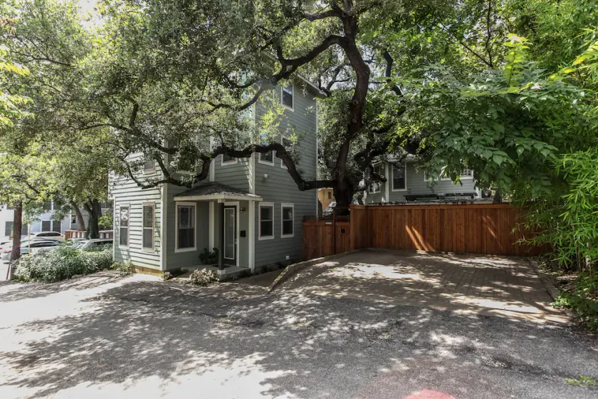 Downtown oasis, walking distance to Capitol, UT, Zilker Park, music venues - Image 1