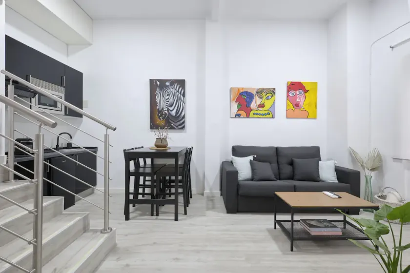 Apartamento Reformado, Atocha, Wifii, A/c, Smart TV - Image 1