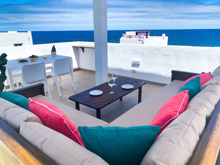 CHARMING APARTMENT AND SOLARIUM BY THE SEA - Image 1