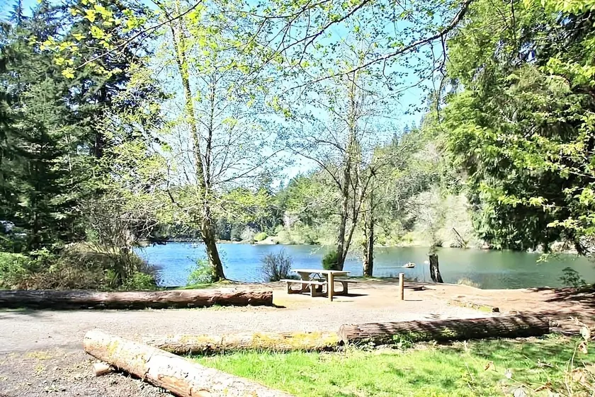 Nature Right Outside Your Door at GuestHouse Montesano! Free Onsite Parking - Image 1