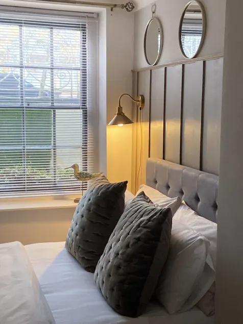 *** Fab Garden Apt + outside space + free parking central Montpellier Cheltenham - Image 1