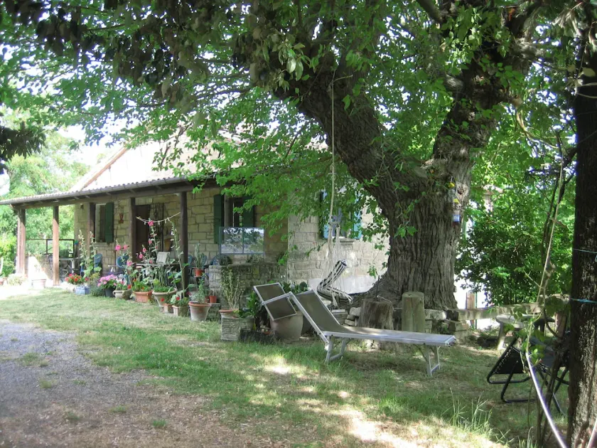 FANTASTISK LANDLIGT HUS FULD slappe af i bakke med pool og sauna - Image 1