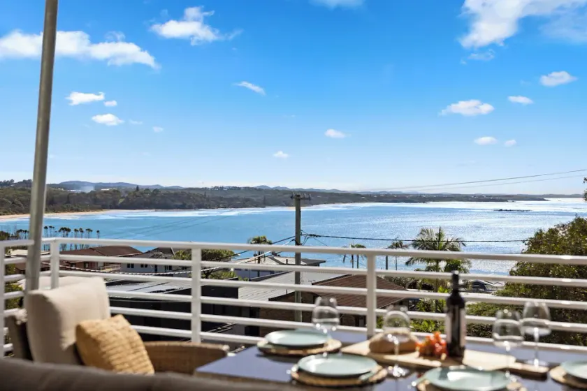 Tea Trees Ocean Views, Pet-Friendly, Walk to shops and Beach - Image 1