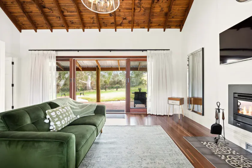 Grandview Accommodation - Hideaway Huts - Image 1