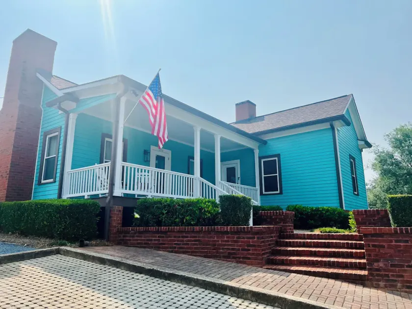 A totally renovated home in the heart of Roswell and central to Roswell’s best.  - Image 1