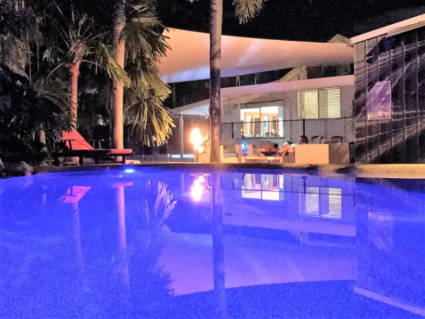 Very Cute Beach Cottage with Huge Private Pool and Amazing Outdoor Entertaining! - Image 1