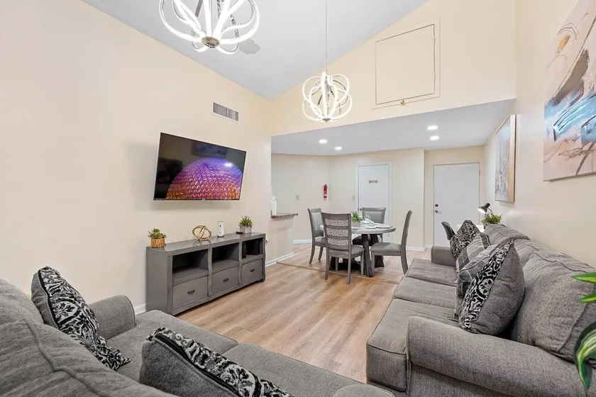 \"Discover the Best of Orlando at 3648 Apartment: Your Perfect Vacation Home!\" - Image 1