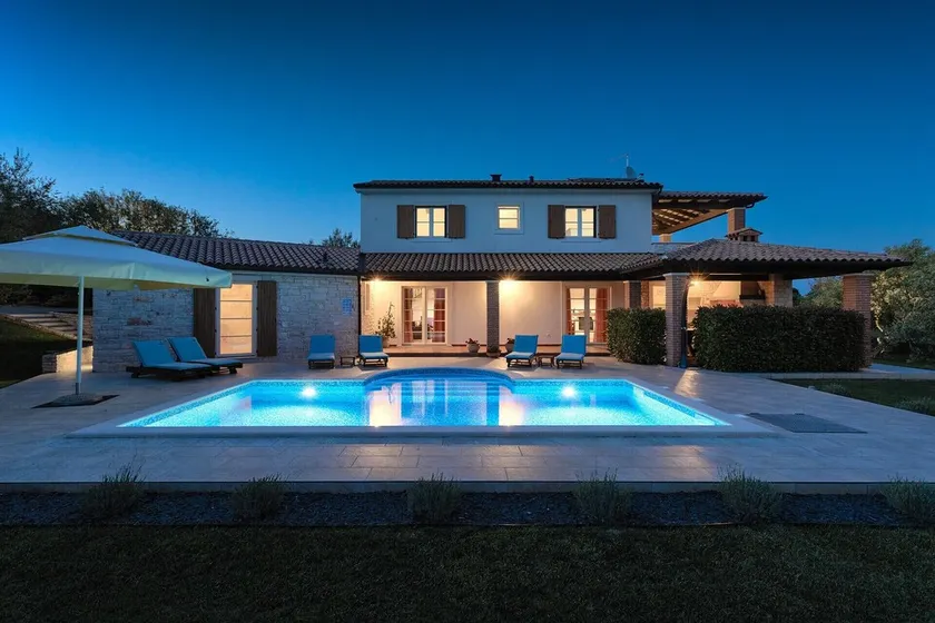 Villa Loverka near Pula only 3 km from the beach with sea view - Image 1