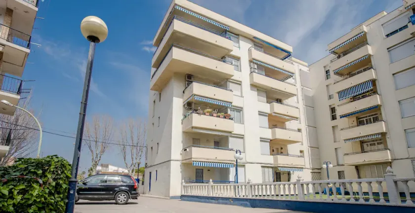 Precioso Apartamento con Piscina en la Playa de Torredembarra - Image 1