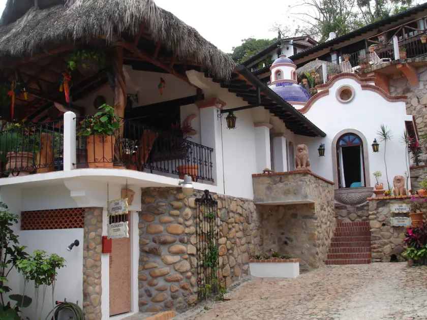 Wunderschöne Villa im spanischen Stil mit Meerblick, 100 Schritte vom Strand entfernt - Image 1